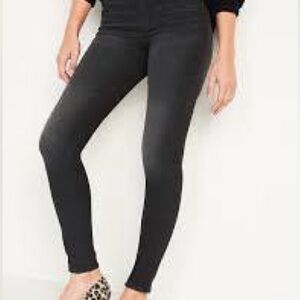 Old navy Rockstar super skinny jeggings mid rise size 6 NWOT